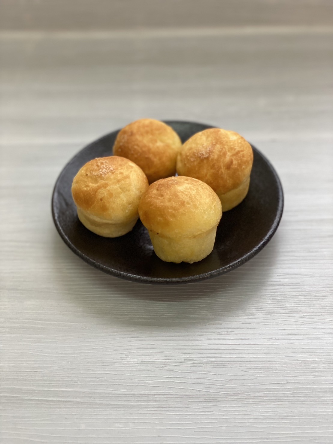 ふっくらしてマフィンのように見える、もっちり塩パン